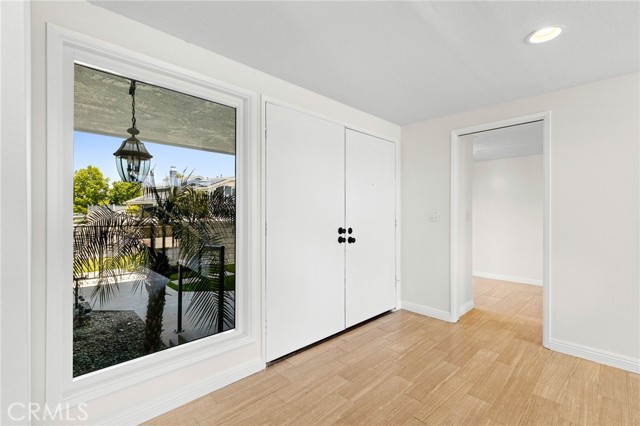 Detail Gallery Image 6 of 20 For 18282 Fieldbury Ln, Huntington Beach,  CA 92648 - 4 Beds | 2/1 Baths
