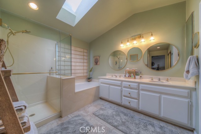 Image 35 of 75 For 25220 Corte Sur