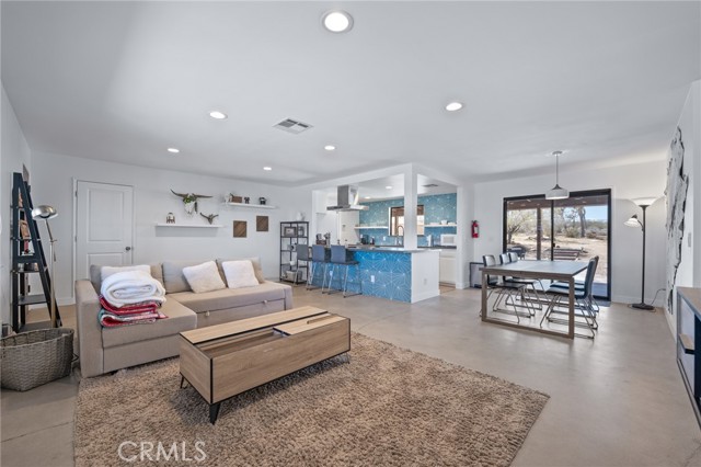 Detail Gallery Image 8 of 40 For 6748 San Angelo, Joshua Tree,  CA 92252 - 3 Beds | 2/1 Baths