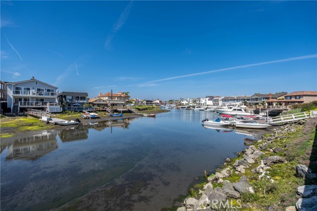 Detail Gallery Image 40 of 42 For 16872 Pacific Coast #103,  Huntington Beach,  CA 92649 - 1 Beds | 1 Baths