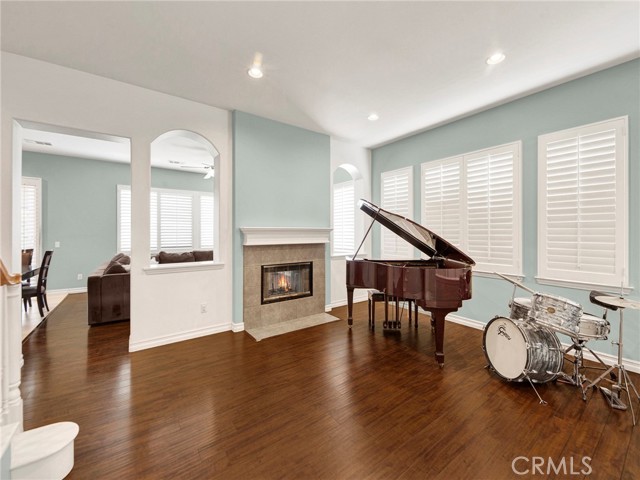 Detail Gallery Image 7 of 43 For 28346 Linda Vista, Canyon Country,  CA 91387 - 6 Beds | 3 Baths