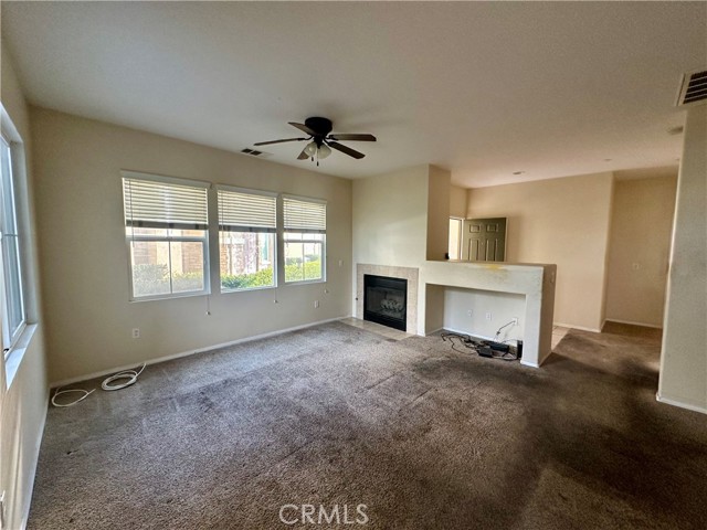 Detail Gallery Image 3 of 19 For 15431 Park Point #108,  Lake Elsinore,  CA 92532 - 3 Beds | 2/1 Baths