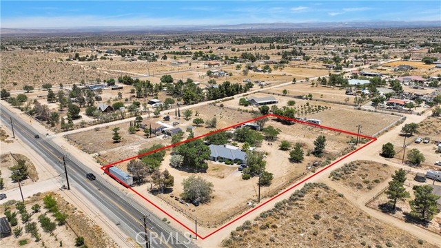 10325 Sheep Creek Road, Phelan CA: https://media.crmls.org/medias/77ec6c15-36de-455e-8199-d7e94a14b8f0.jpg