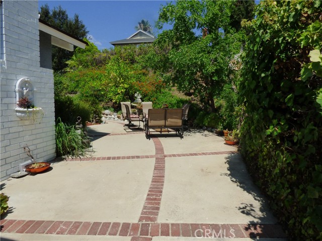 5650 Lake Lindero Drive, Agoura Hills CA: https://media.crmls.org/medias/77ecc030-1b12-4cb6-9049-aef8a998439f.jpg