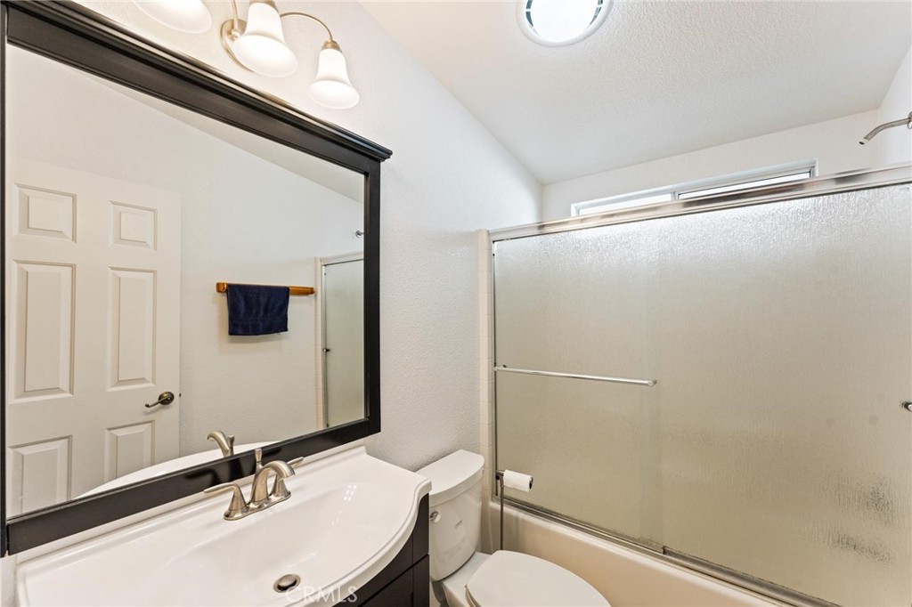 MLS #OC25235026 image #23