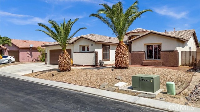 Detail Gallery Image 2 of 70 For 81060 Paloma Cir, Indio,  CA 92201 - 4 Beds | 3 Baths