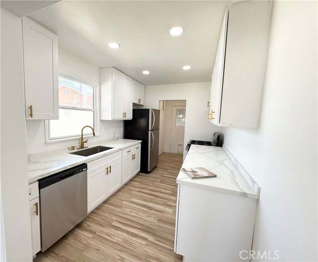 Detail Gallery Image 3 of 23 For 14840 Polk St, Sylmar,  CA 91342 - 3 Beds | 2 Baths