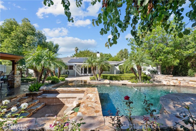 Detail Gallery Image 13 of 57 For 10132 Wish Ave, Northridge,  CA 91325 - 4 Beds | 3 Baths