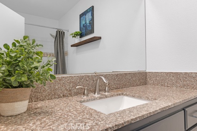 Detail Gallery Image 11 of 36 For 9047 Willis Ave #7,  Panorama City,  CA 91402 - 3 Beds | 2/1 Baths