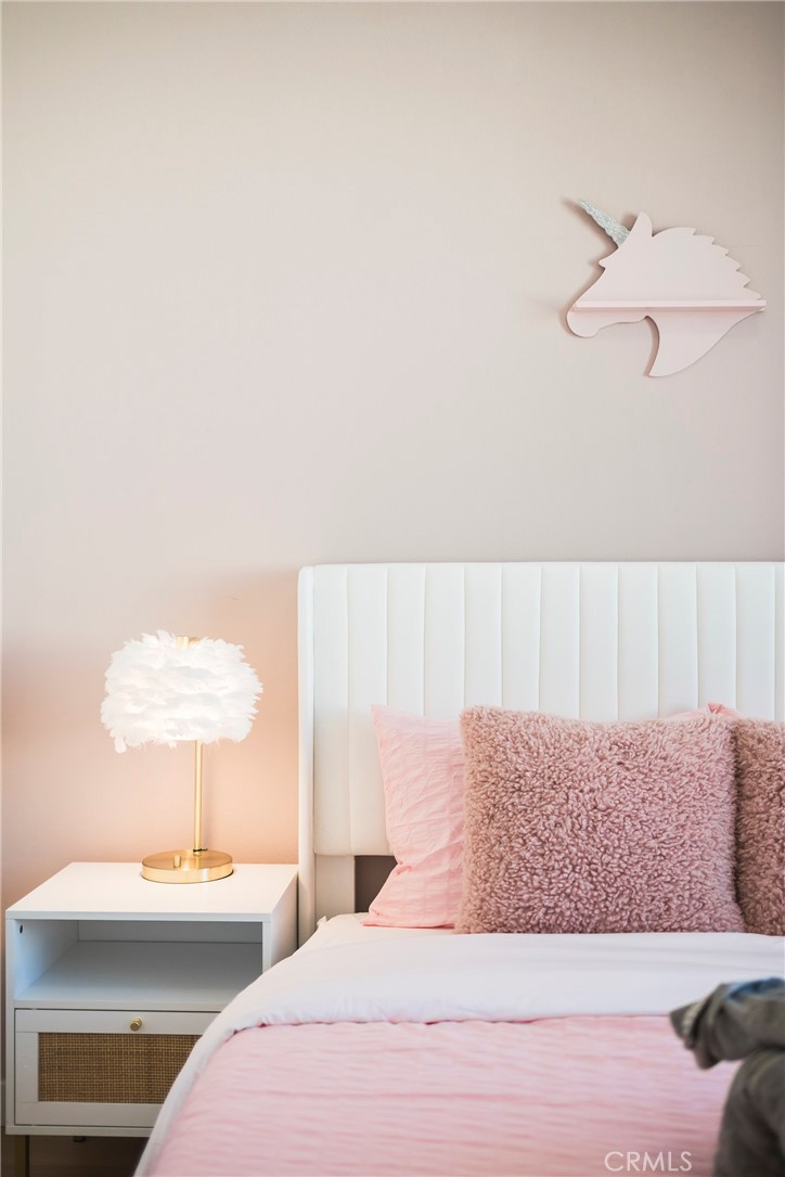 https://media.crmls.org/medias/77eed571-d6b0-47ae-b59b-230a86159bc4.jpg?preset=X-Large