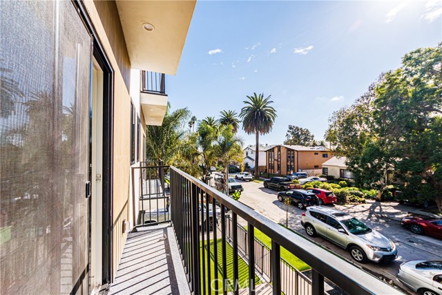 Detail Gallery Image 38 of 75 For 5209 W 20th, Los Angeles,  CA 90016 - – Beds | – Baths