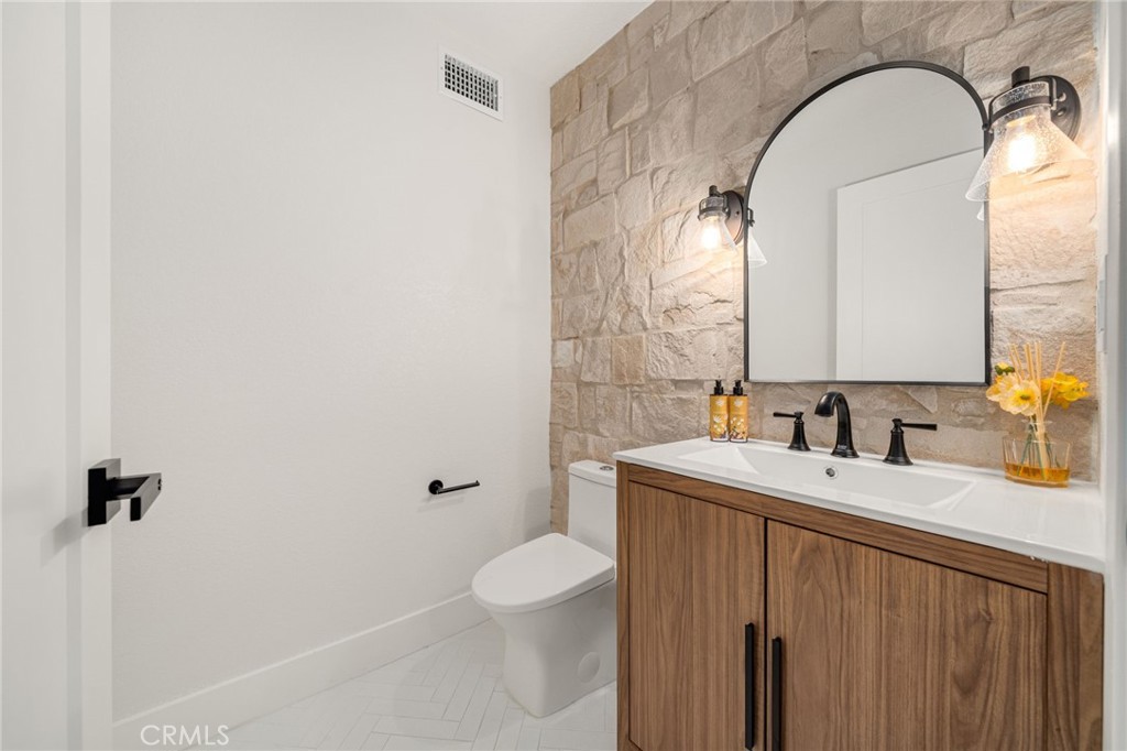 MLS #OC25157205 image #14