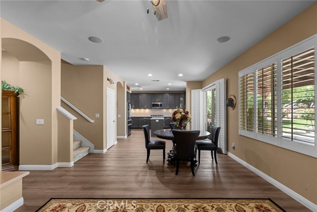 30444 Hidden Valley Court, Castaic CA: https://media.crmls.org/medias/77f04f2a-fd8a-4e39-881f-dad8233b31b6.jpg