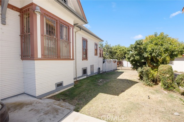 2611 Sichel Street, Los Angeles CA: https://media.crmls.org/medias/77f06770-7921-4870-bc75-b35739a1bbb6.jpg