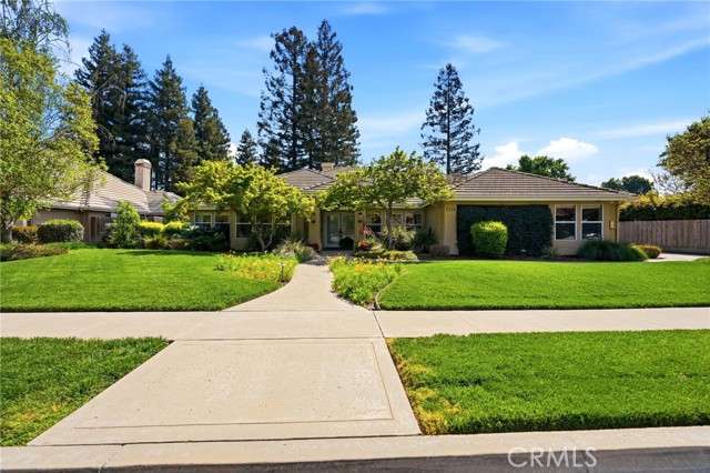 Detail Gallery Image 2 of 61 For 2134 Cottonwood Cir, Visalia,  CA 93277 - 4 Beds | 3 Baths