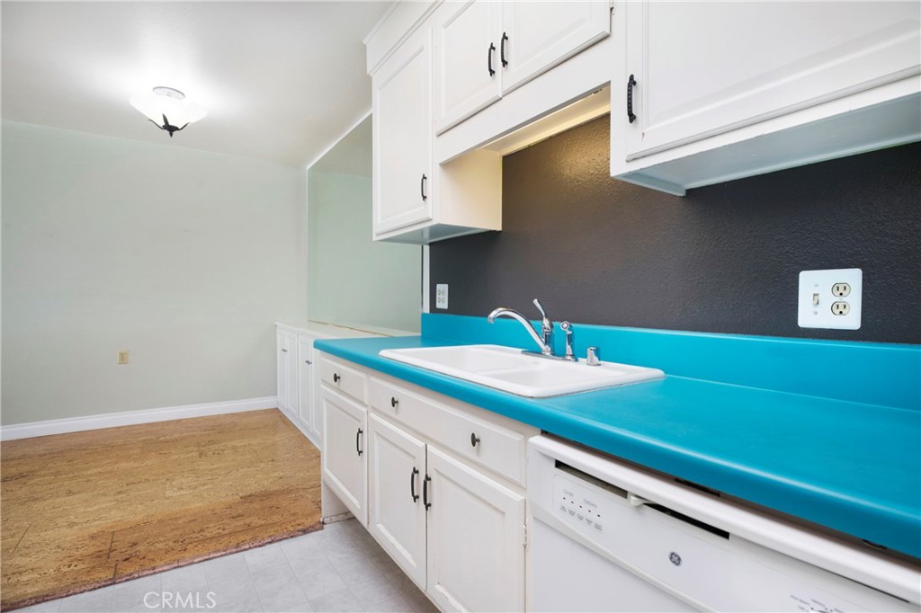 77f0adc2 Ba22 483b 9b2a B9ab96b9e393