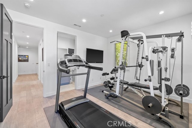 3213 Pine Ave, Manhattan Beach, California 90266, 5 Bedrooms Bedrooms, ,1 BathroomBathrooms,Residential,Sold,Pine Ave,SB22146634