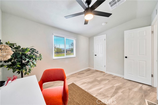 Detail Gallery Image 13 of 30 For 24300 State Highway 74, Perris,  CA 92570 - 2 Beds | 2 Baths