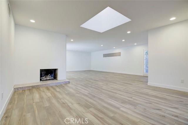 Detail Gallery Image 2 of 36 For 20264 Lassen St, Chatsworth,  CA 91311 - 3 Beds | 3 Baths