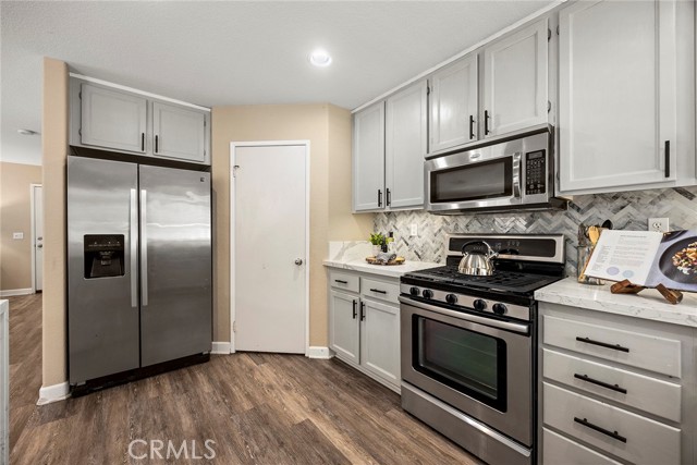 1534 Rowan Gln, Escondido CA: https://media.crmls.org/medias/77f16b4a-58c2-4ca5-8c22-51f723dd813b.jpg