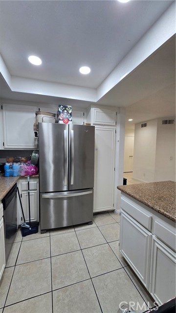 Detail Gallery Image 7 of 27 For 1772 Dumitru #B,  Corona,  CA 92881 - 2 Beds | 2/1 Baths
