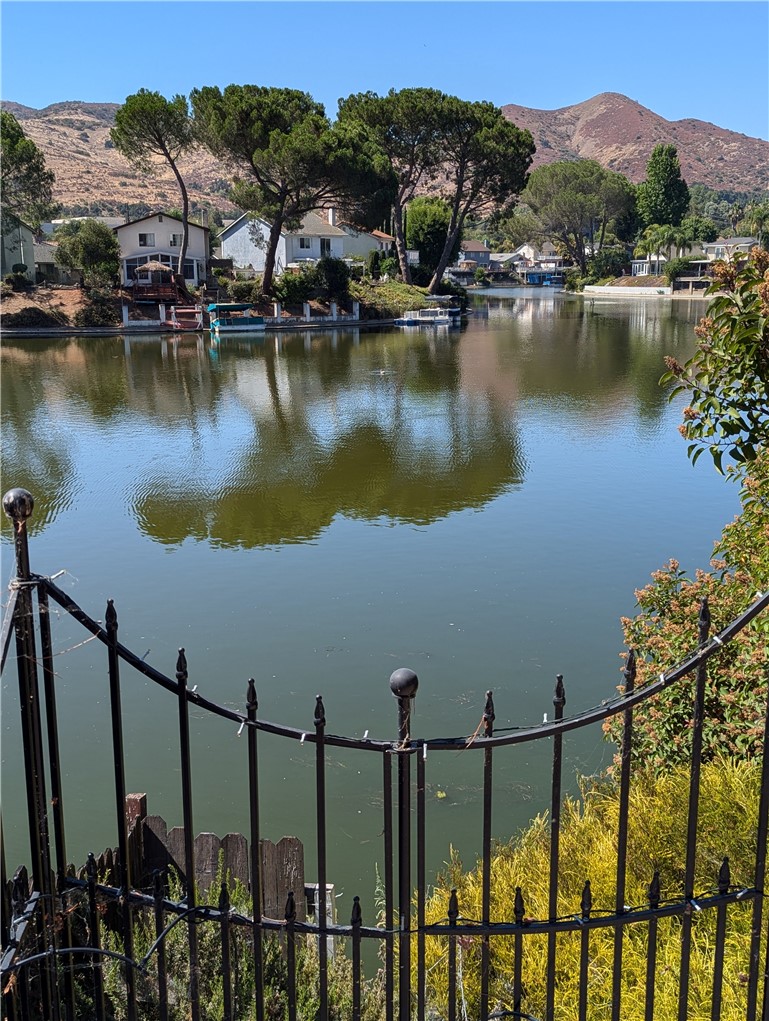 Detail Gallery Image 21 of 26 For 30672 Lakefront Dr, Agoura Hills,  CA 91301 - 3 Beds | 2/1 Baths