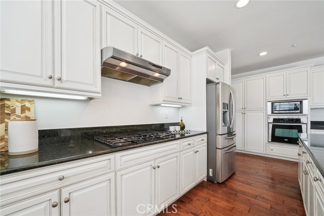 Detail Gallery Image 19 of 75 For 4805 Dovehurst Way, Fontana,  CA 92336 - 4 Beds | 4 Baths