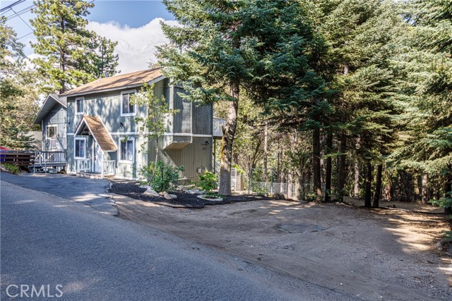 Detail Gallery Image 7 of 25 For 1187 Scenic Way, Rimforest,  CA 92378 - 2 Beds | 1/1 Baths