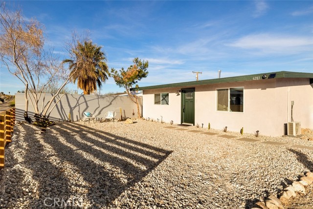 Detail Gallery Image 2 of 31 For 6283 Lupine Ave, Twentynine Palms,  CA 92277 - 2 Beds | 1 Baths