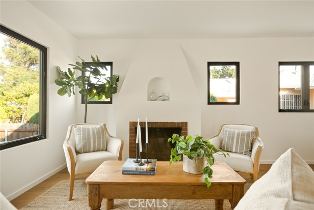 Detail Gallery Image 5 of 37 For 6652 Hough St, Los Angeles,  CA 90042 - 3 Beds | 3 Baths