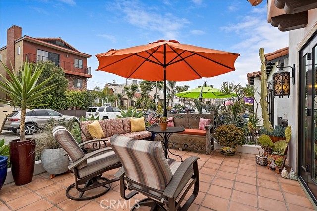 69 Santa Ana Avenue, Long Beach CA: https://media.crmls.org/medias/77f42ec4-0aec-4945-a13e-19232dfc62e8.jpg