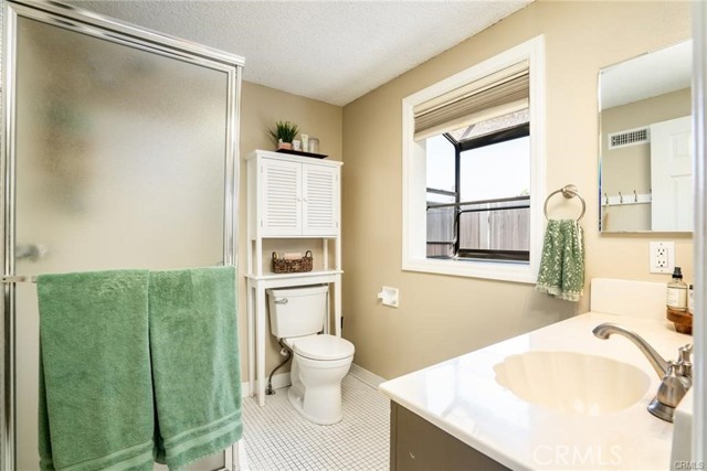 17922 Romelle Avenue, North Tustin CA: https://media.crmls.org/medias/77f4495f-b7d3-4137-a65f-7a20652530ac.jpg