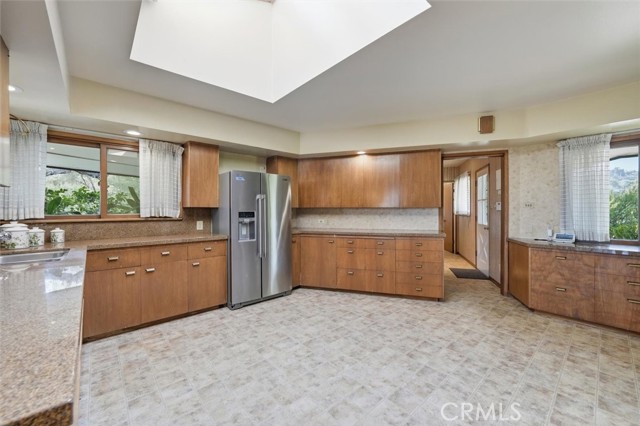 Image 24 of 66 For 100 Saddleback