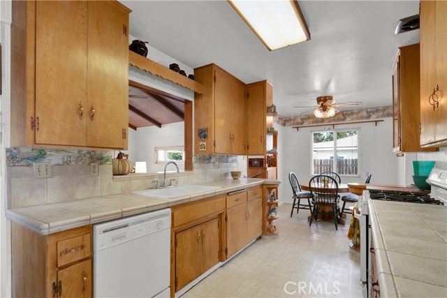 Detail Gallery Image 9 of 30 For 1120 W Locust St, Ontario,  CA 91762 - 3 Beds | 2 Baths