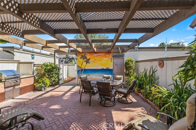 Detail Gallery Image 17 of 27 For 13966 Chelmsford Lane, Westminster,  CA 92683 - 4 Beds | 3 Baths