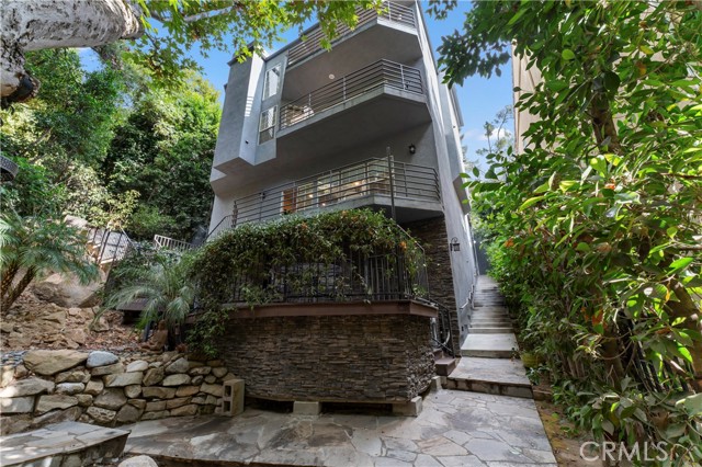 Detail Gallery Image 46 of 51 For 2355 N Beverly Glen Bld, Los Angeles,  CA 90077 - 2 Beds | 3/1 Baths