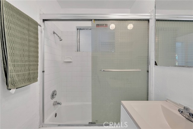 470 E Home Street, Long Beach CA: https://media.crmls.org/medias/77f5a6fb-25e9-4727-9988-4235bbaa2750.jpg