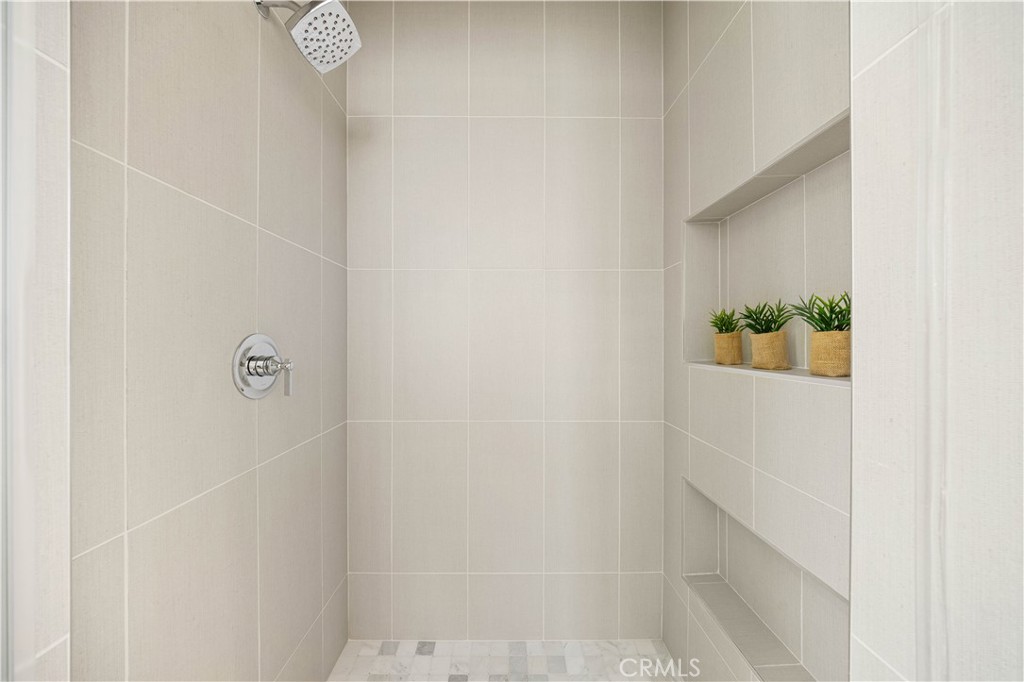 MLS #OC25246259 image #32