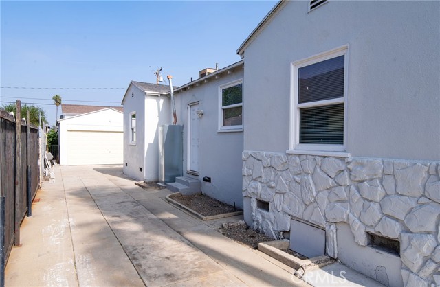 Detail Gallery Image 3 of 19 For 1241 W 89th St, Los Angeles,  CA 90044 - 3 Beds | 1 Baths