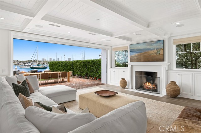 Detail Gallery Image 14 of 41 For 930 E Balboa Bld, Newport Beach,  CA 92661 - 3 Beds | 4/1 Baths