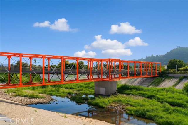 Detail Gallery Image 27 of 33 For 2700 E Chaucer #14,  Los Angeles,  CA 90065 - 4 Beds | 4 Baths