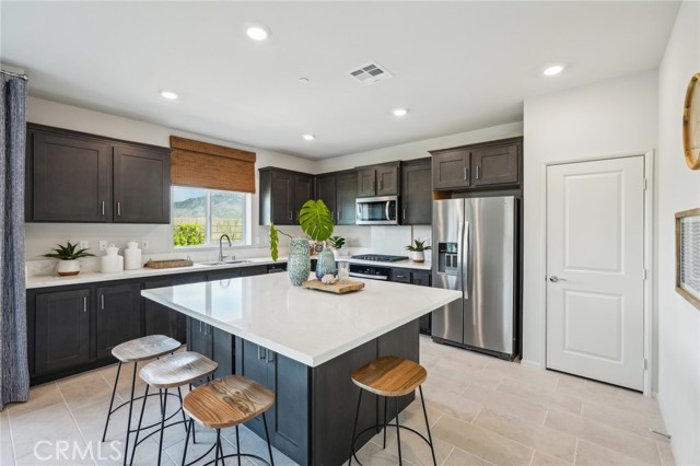 Detail Gallery Image 15 of 36 For 14151 Belica St, Moreno Valley,  CA 92555 - 5 Beds | 3 Baths