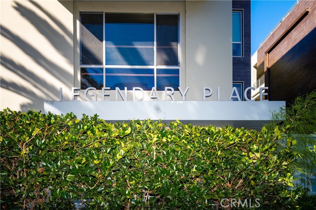 Detail Gallery Image 2 of 37 For 1411 N Detroit St #208,  Los Angeles,  CA 90046 - 3 Beds | 3 Baths