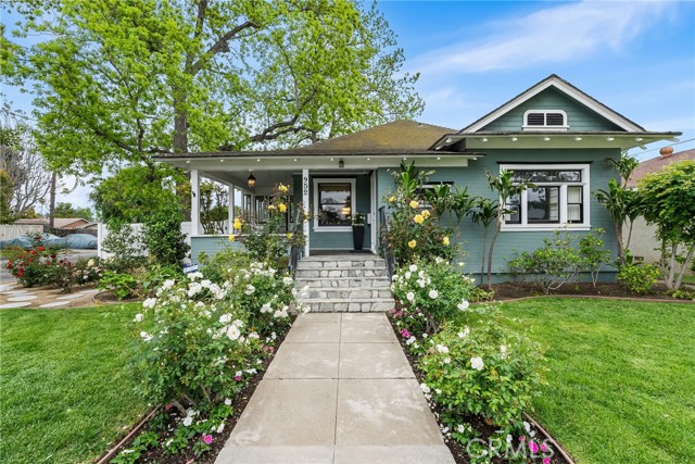 Detail Gallery Image 1 of 41 For 952 E Palmyra Ave, Orange,  CA 92866 - 3 Beds | 2 Baths