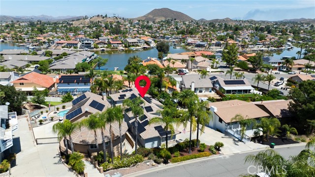 31502 Emperor Drive, Canyon Lake CA: https://media.crmls.org/medias/77fa8412-01ba-4130-bcf6-da99d9f5ae8c.jpg
