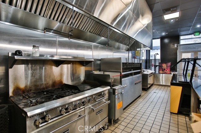 5537 W Sunset Boulevard, Los Angeles CA: https://media.crmls.org/medias/77fa9b8a-1233-41fe-939e-4755da6bdea0.jpg