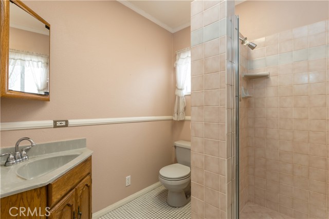 5939 Greentop Street, Lakewood CA: https://media.crmls.org/medias/77fae2aa-3ca6-409e-9f18-cceeeb3401c9.jpg