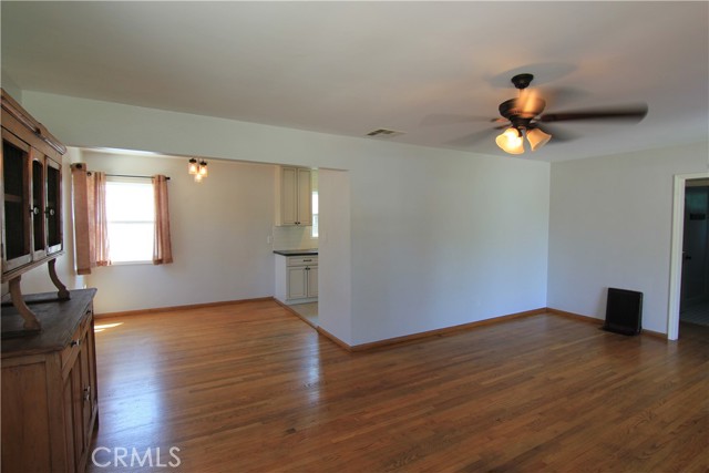 341 N Pine Street, Orange CA: https://media.crmls.org/medias/77fb0110-b7f9-4230-a774-c3aad2f01d52.jpg