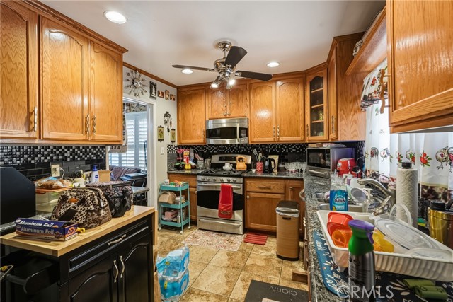 Detail Gallery Image 12 of 19 For 11016 S, Van Ness, Los Angeles,  CA 90047 - 3 Beds | 2 Baths