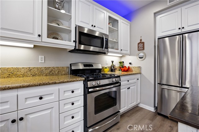 Detail Gallery Image 9 of 32 For 4424 Owens St #105,  Corona,  CA 92883 - 2 Beds | 2/1 Baths